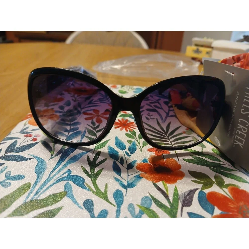 Brand New Falls Creek Sunglasses For Women Black Frame With Gradients Lens
